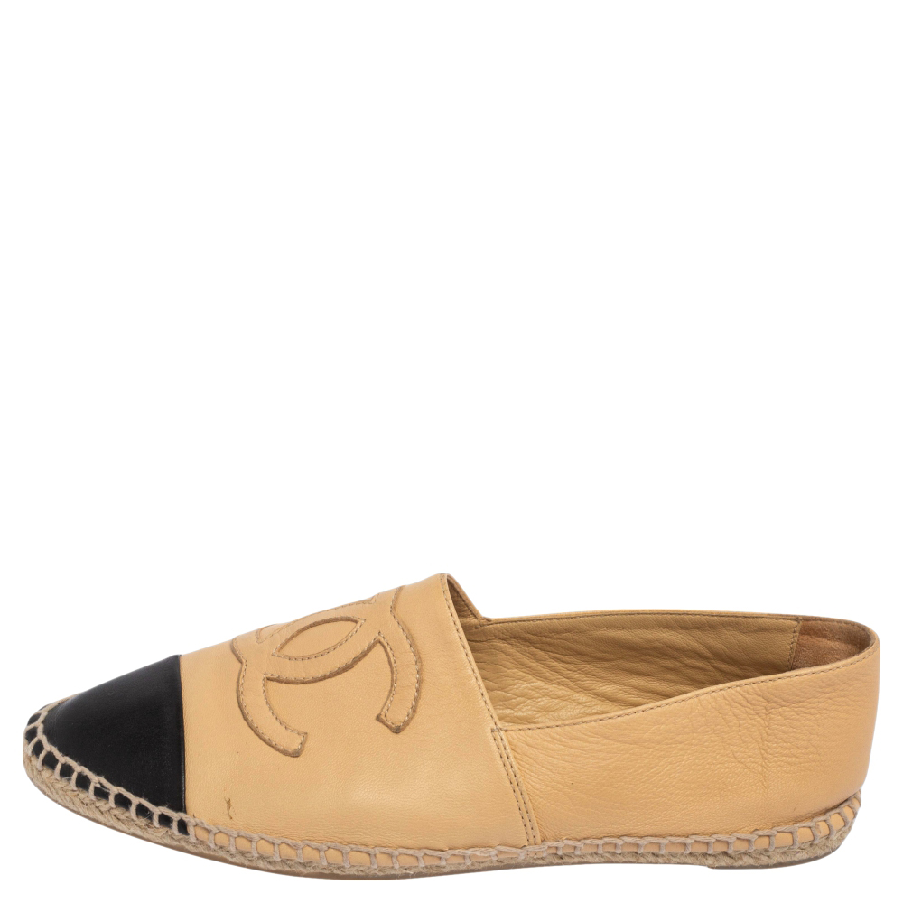 

Chanel Beige/Black Leather CC Cap Toe Espadrille Flats Size