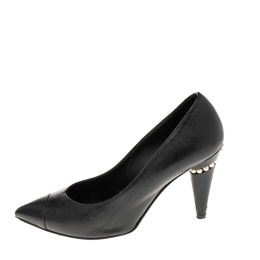 

Chanel Black Leather Cap Toe CC Pointed Toe Pumps Size
