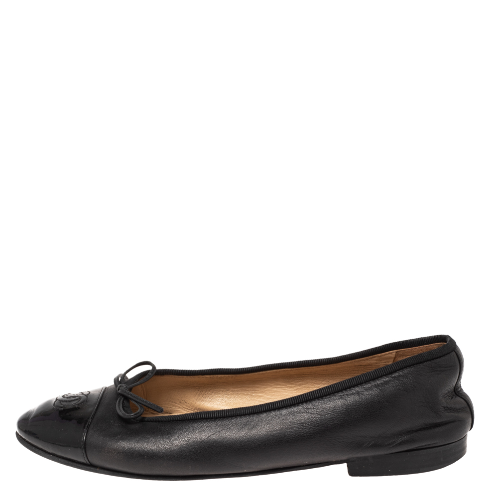

Chanel Black Leather and Patent Leather CC Cap Toe Bow Ballet Flats Size