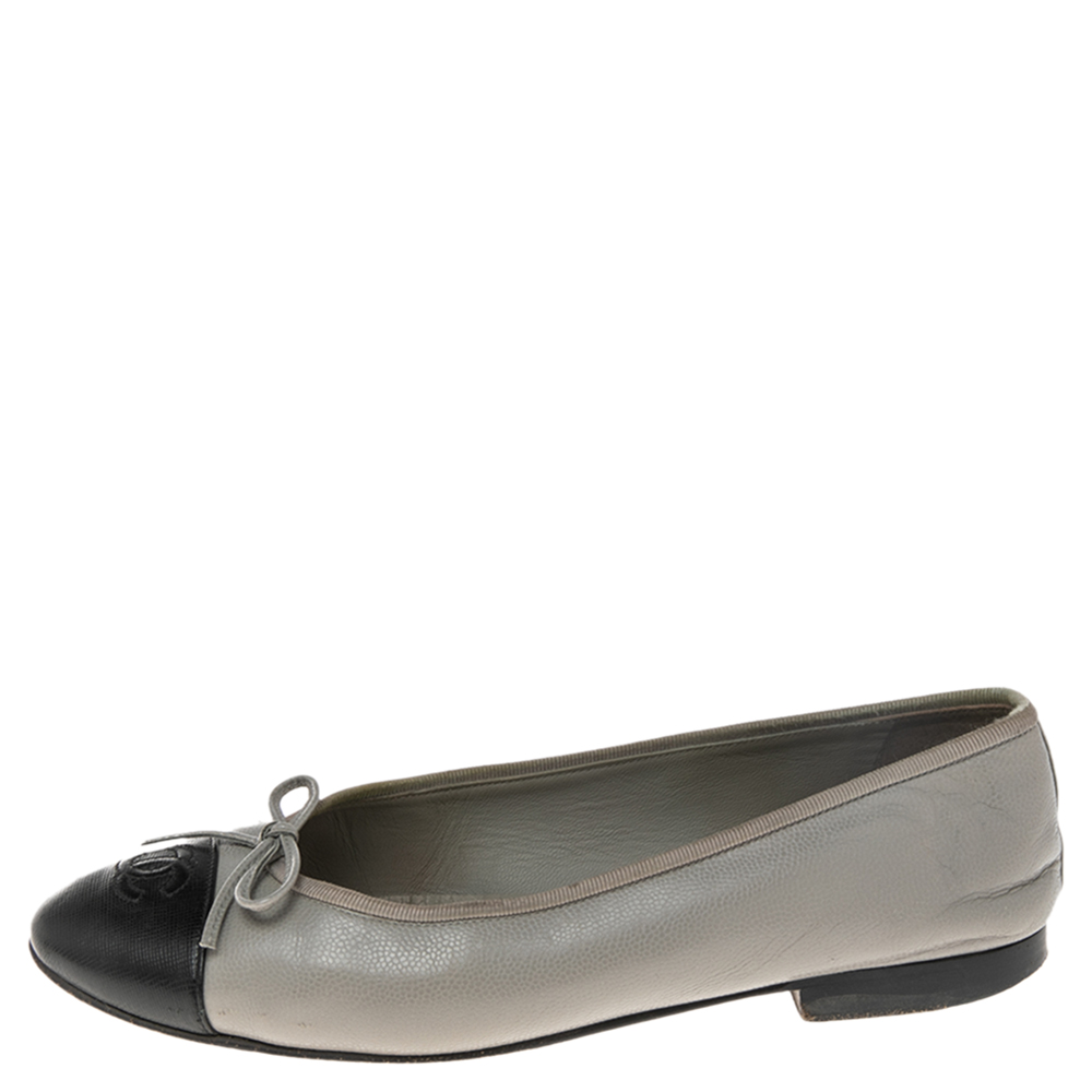

Chanel Grey/Black Leather CC Cap Toe Ballet Flats Size