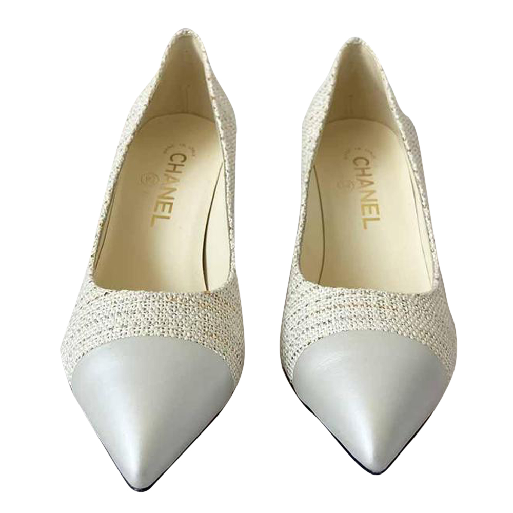 

Chanel White Tweed Pearl Pumps Size EU