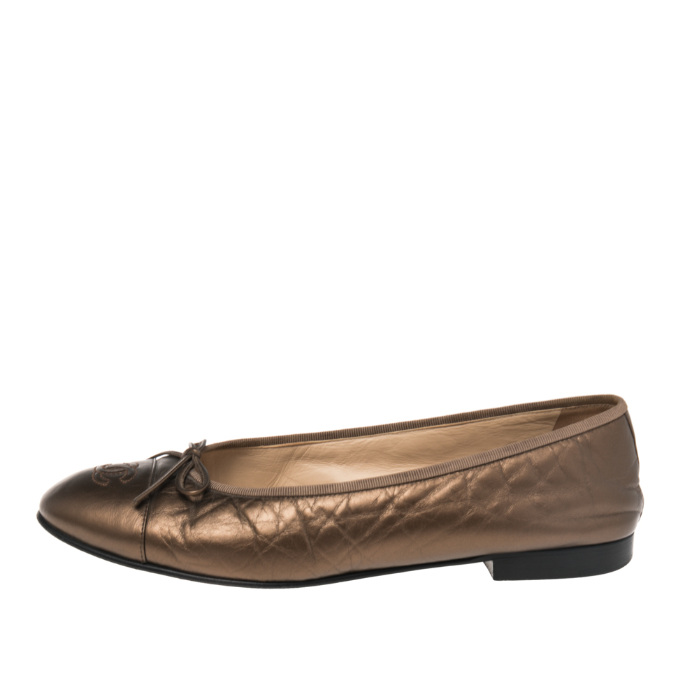 

Chanel Metallic Bronze Leather CC Cap Toe Ballet Flats Size