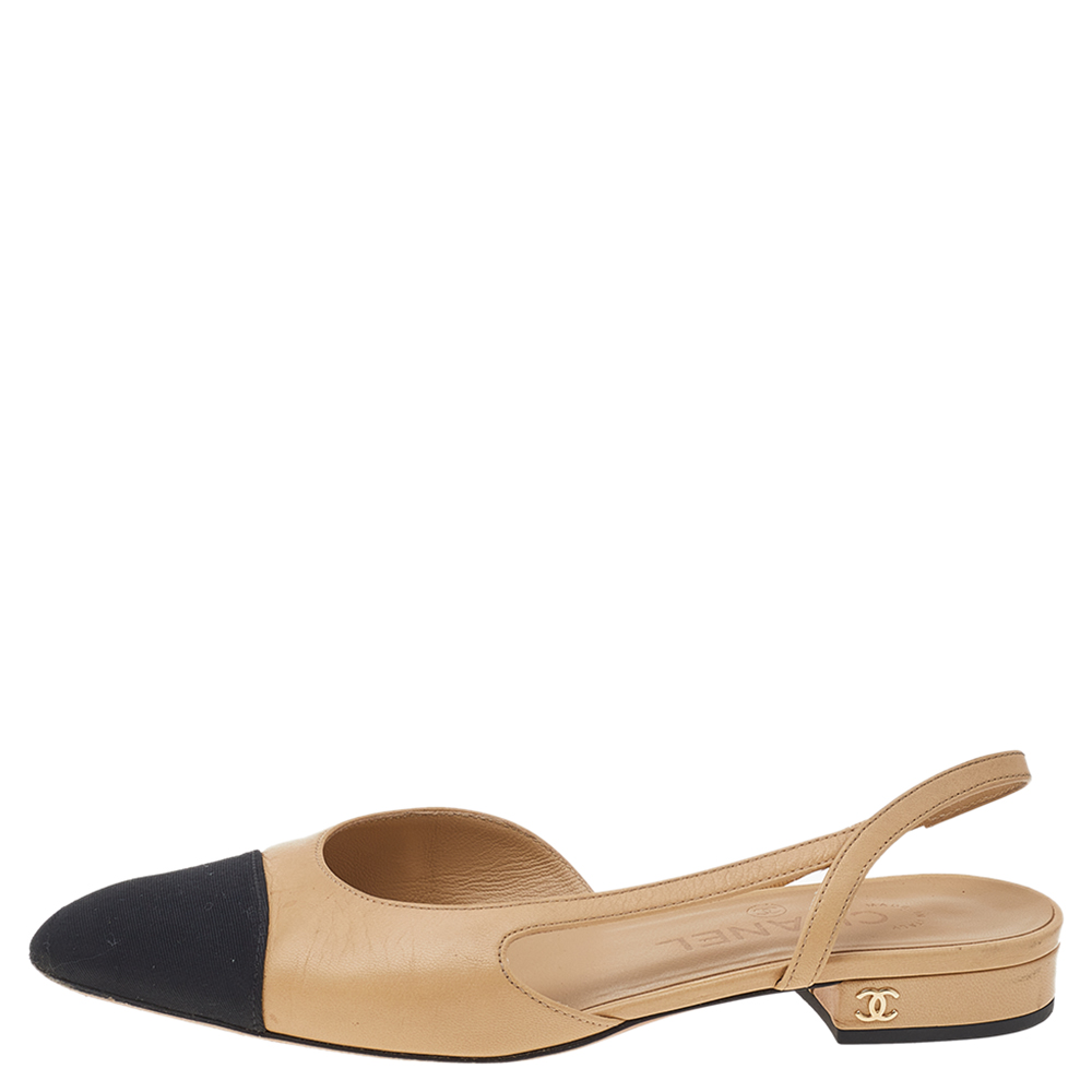 

Chanel Beige/Black Leather And Fabric Cap Toe Slingback Sandals Size