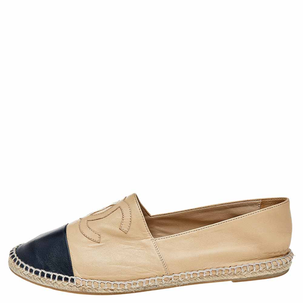 

Chanel Beige/ Black Leather CC Cap Toe Espadrille Flats Size
