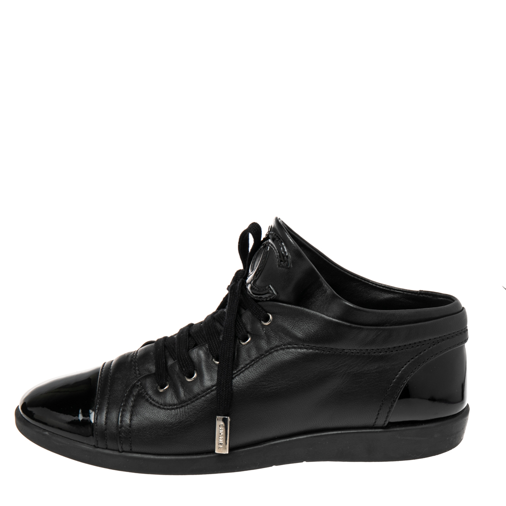 

Chanel Black Patent And Leather CC Lace Up Sneakers Size