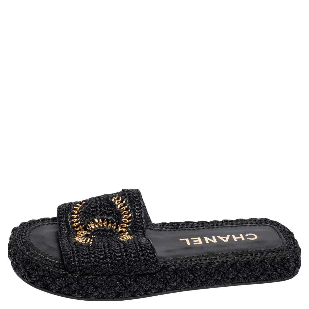 

Chanel Black Woven Raffia Interwoven CC Flat Slides Size