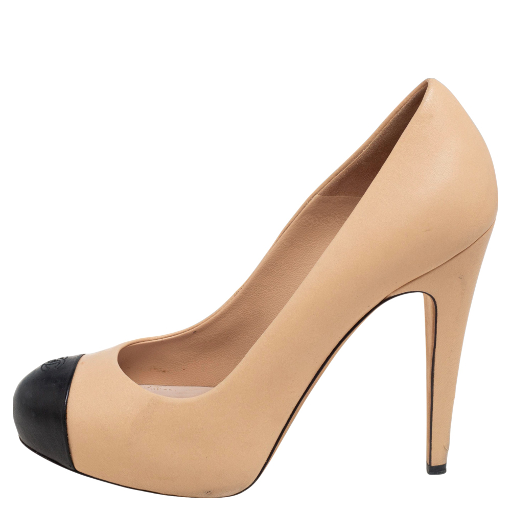 

Chanel Beige/Black Leather Cap Toe Pumps Size