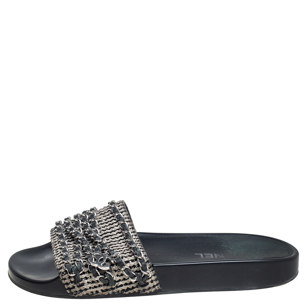 

Chanel Grey/Black Tweed And Leather Tropiconic Chain Detail Slides Size