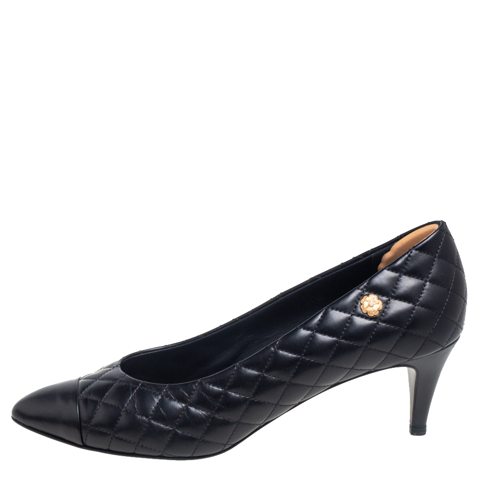 

Chanel Black Quilted Leather Cap Toe Pumps Size