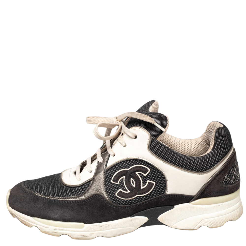 

Chanel White/Black Canvas And Leather CC Logo Low Top Sneakers Size
