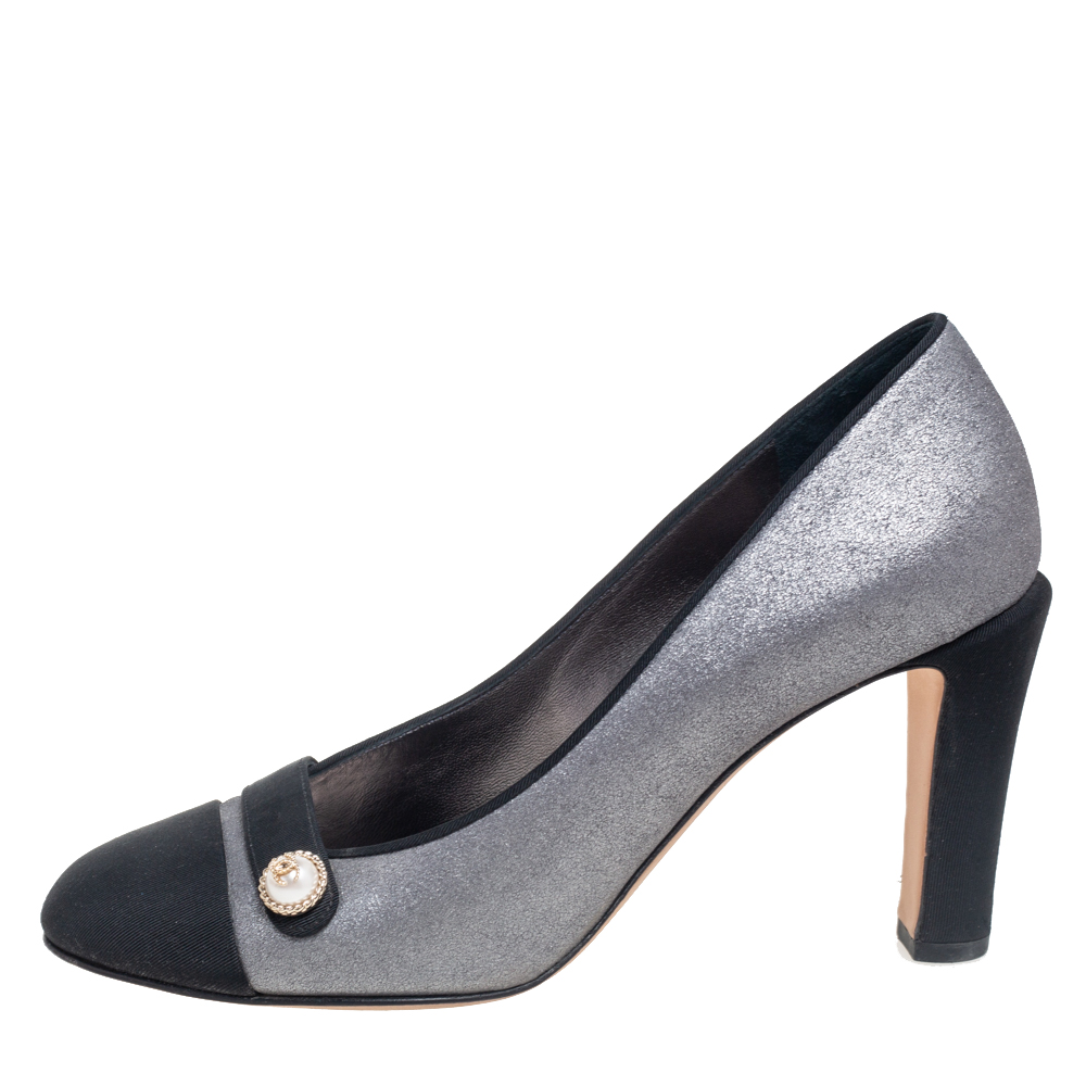 

Chanel Metallic Grey Leather And Canvas Cap Toe Pearl Logo Pumps Size