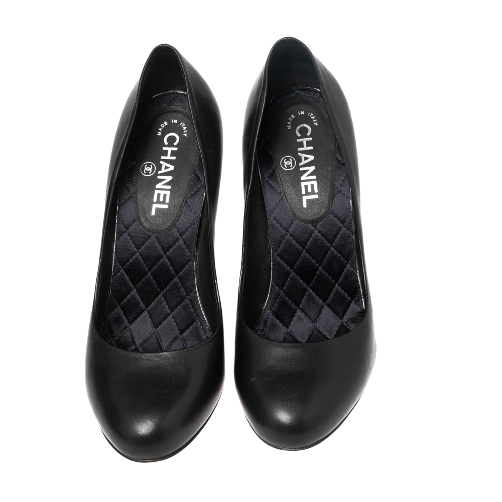 

Chanel Black Leather CC Cap Toe Pumps Size