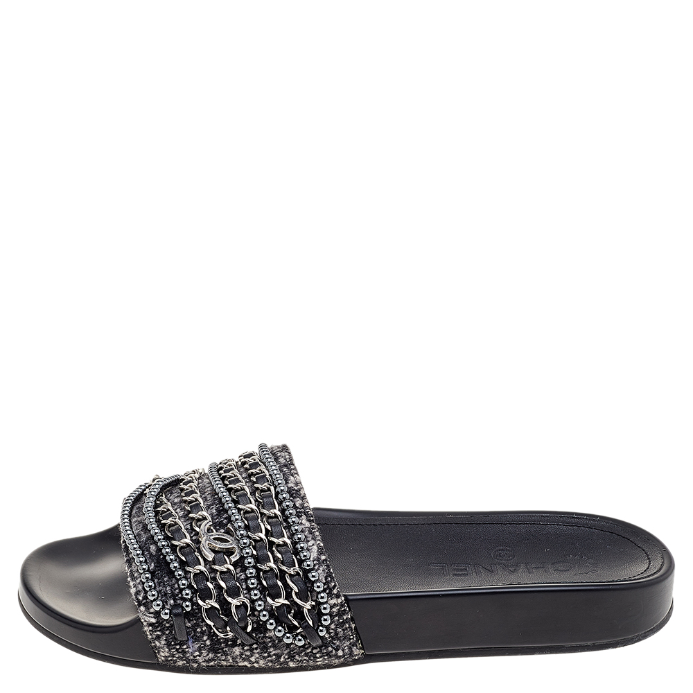 

Chanel Grey/Black Tweed And Leather Tropiconic Chain Detail Slides Size