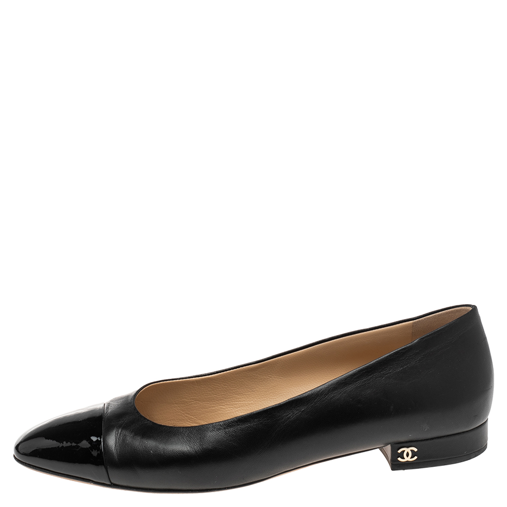 

Chanel Black Leather And Patent Leather Cap Toe Ballet Flats Size