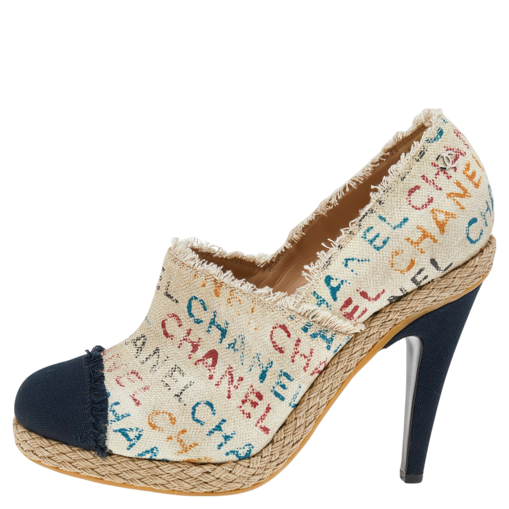 

Chanel Cream/Black Logo Printed Canvas Espadrilles Clogs Size