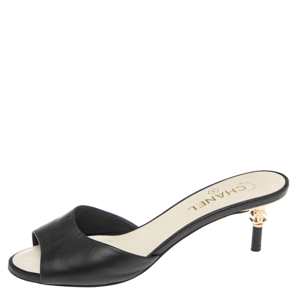 

Chanel Black Leather Slide Sandals Size