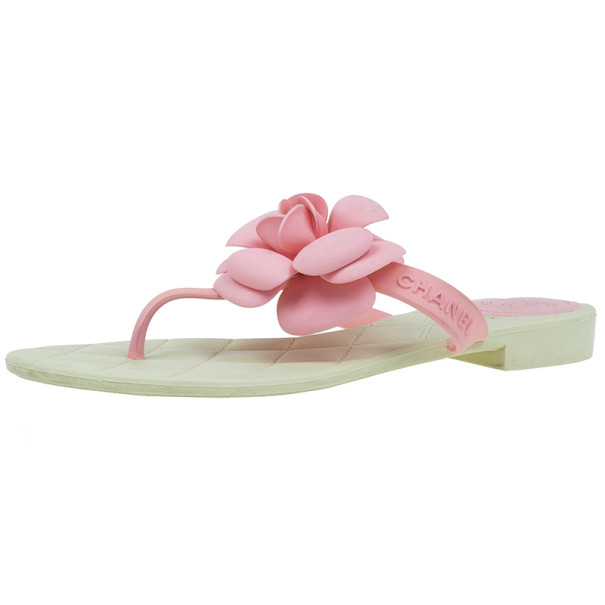 مملوكة مسبقًا Chanel Pink Camellia Thong Sandals Size 37