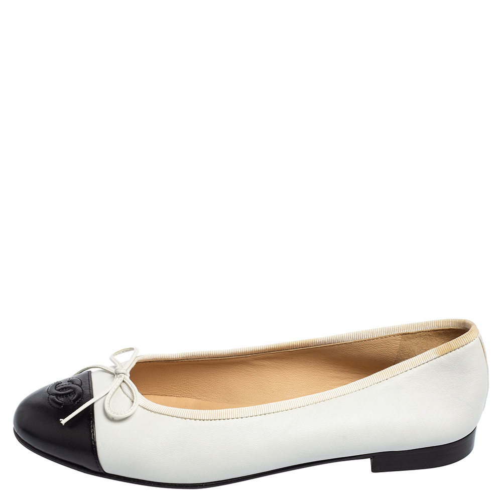 

Chanel White/Black Leather CC Cap Toe Bow Ballet Flats Size