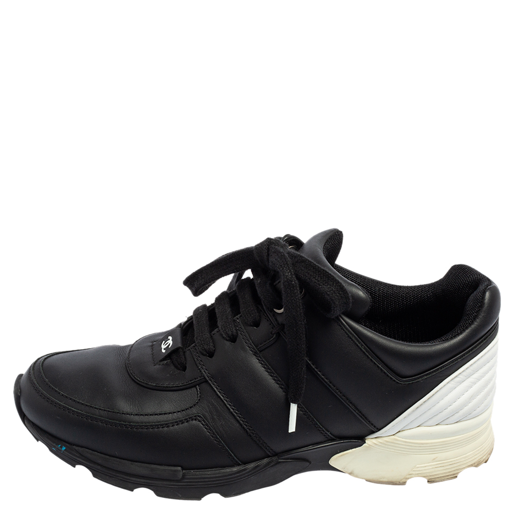 

Chanel Black Leather CC Low Top Sneakers Size