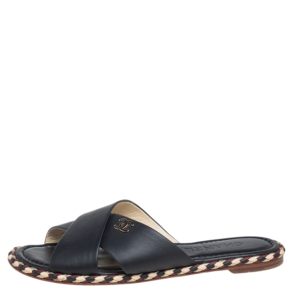 

Chanel Black Leather Crisscross Flat Sandals Size