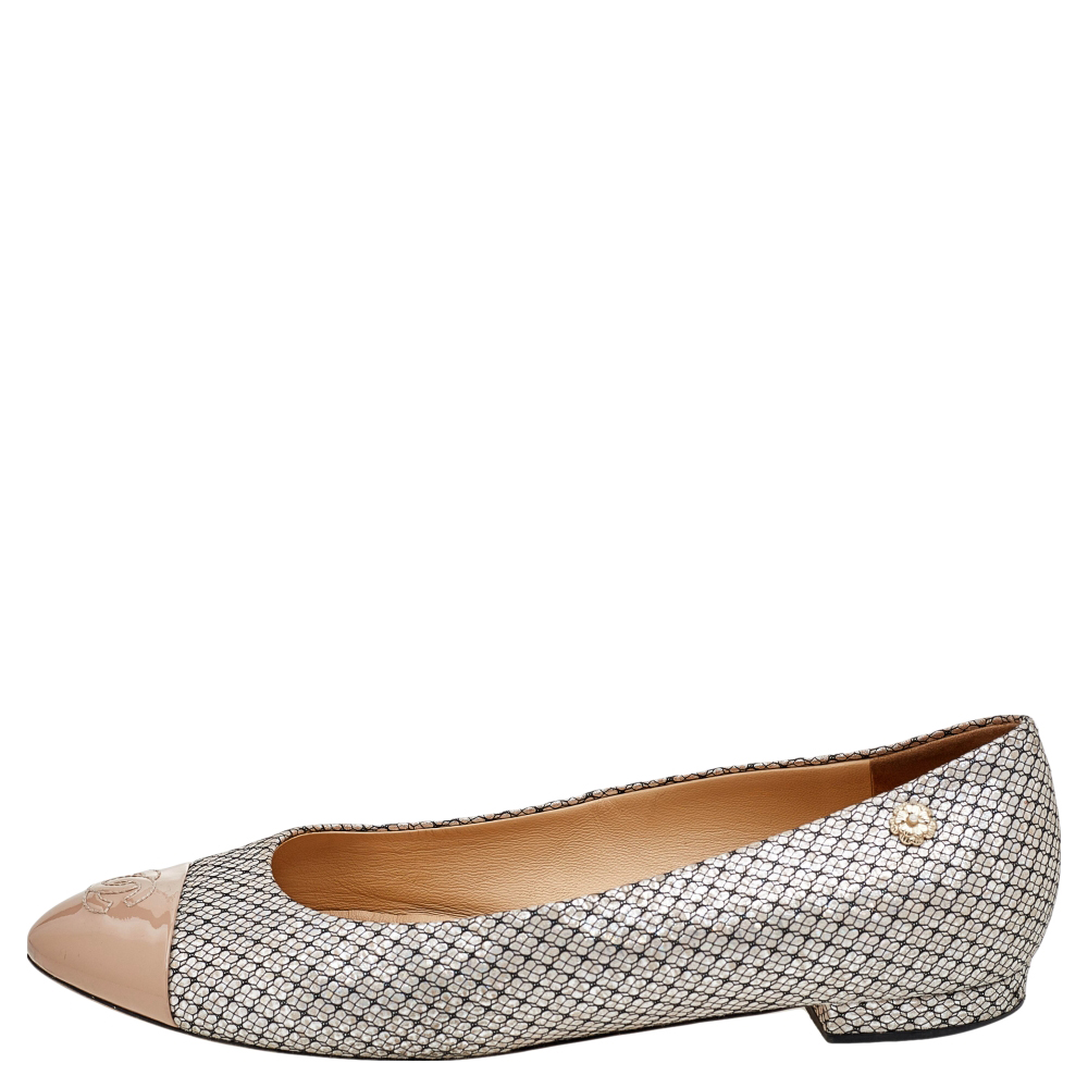 

Chanel Beige/Silver Patent And Leather CC Ballet Flats Size