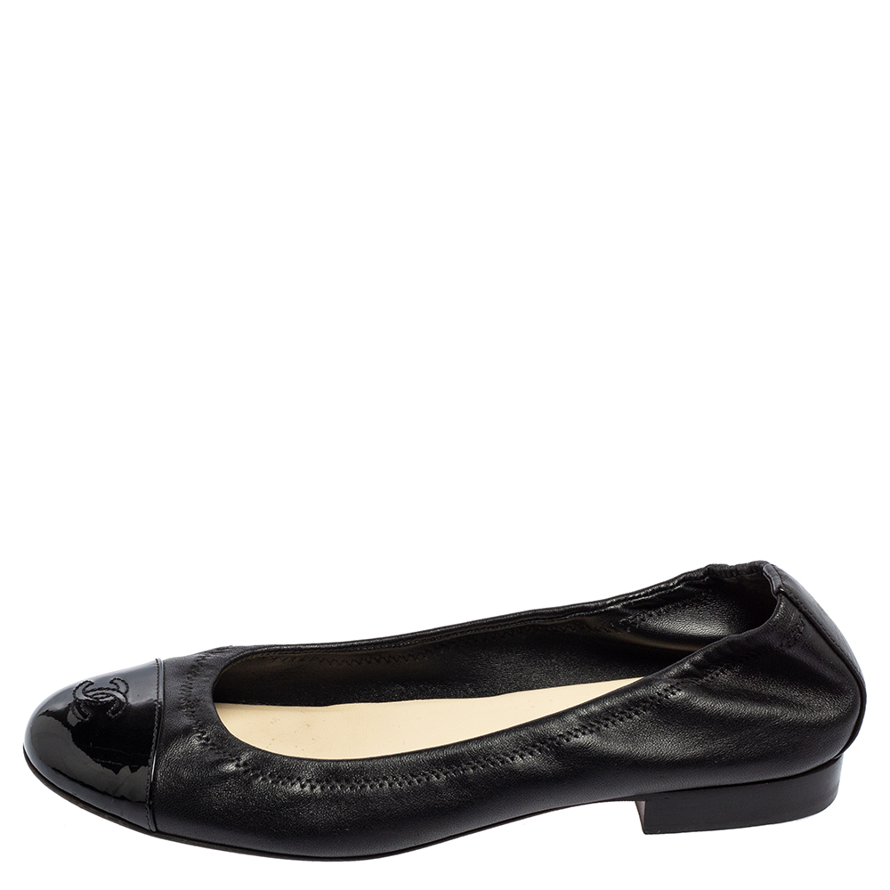 

Chanel Black Patent Leather and Leather CC Cap Toe Ballet Flats Size