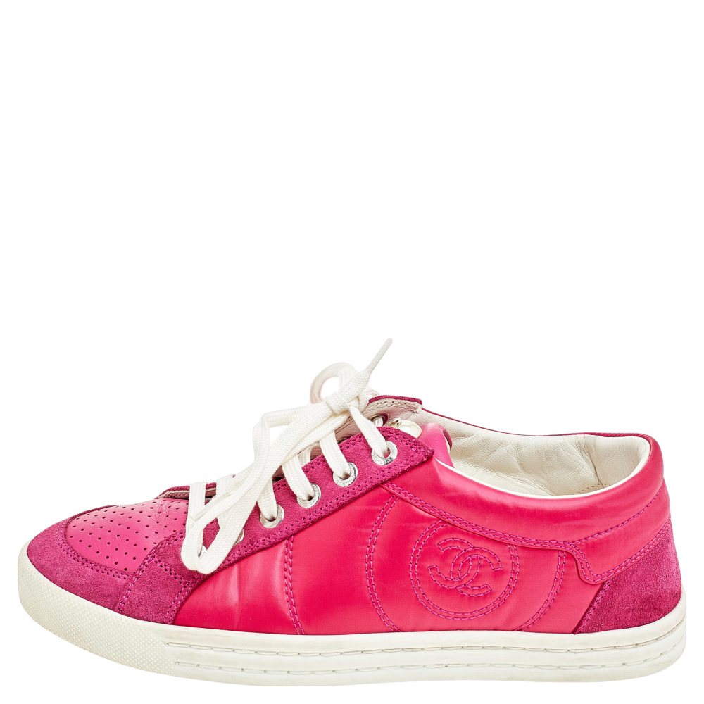 

Chanel Pink Leather, Suede And Nylon CC Pearl Low Top Sneakers Size