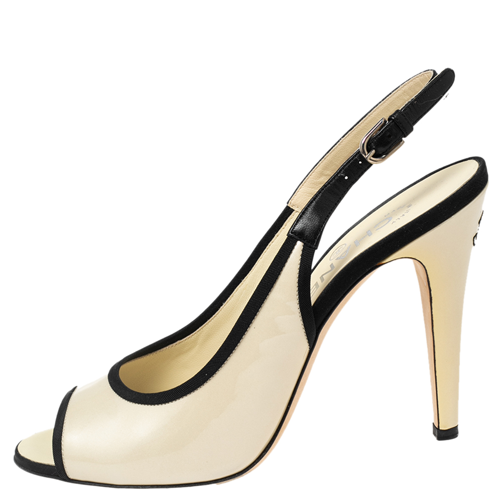 

Chanel Beige Patent Leather Open Toe Slingback Sandals Size