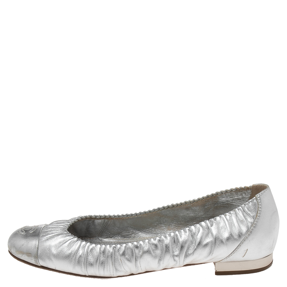 

Chanel Silver Leather CC Cap Toe Ballet Flats Size