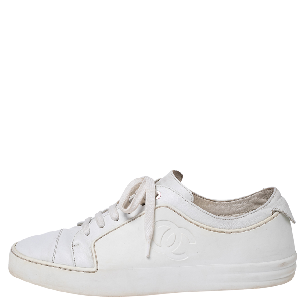 

Chanel White Rubber And Leather CC Lace Up Sneakers Size