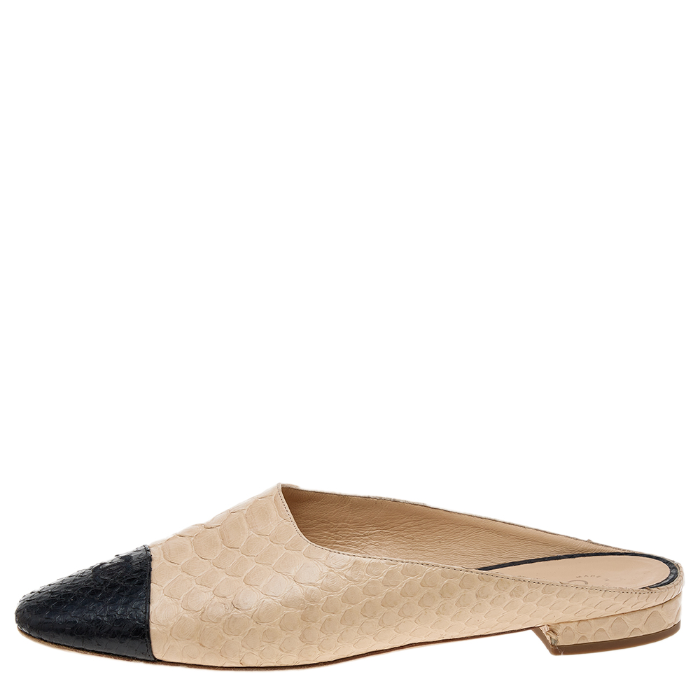 

Chanel Beige/Black Python Leather CC Cap Toe Mules Sandals Size