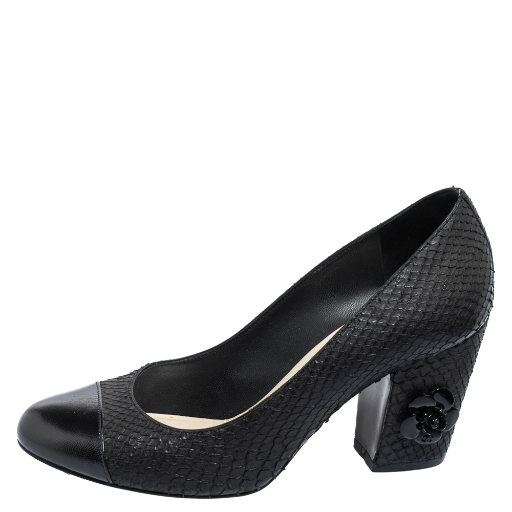 

Chanel Black Python Leather Round Toe Pumps Size