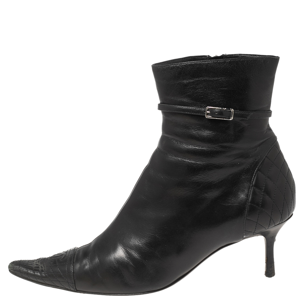 

Chanel Black Leather and Quilted CC Pointed-Toe Ankle Boots Size