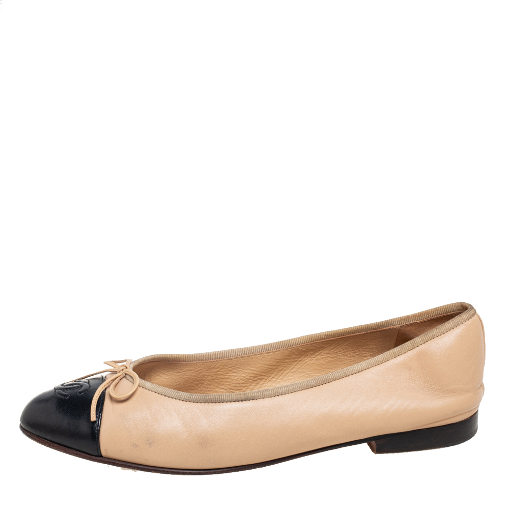 

Chanel Beige/Black Leather CC Cap Toe Bow Ballet Flats Size