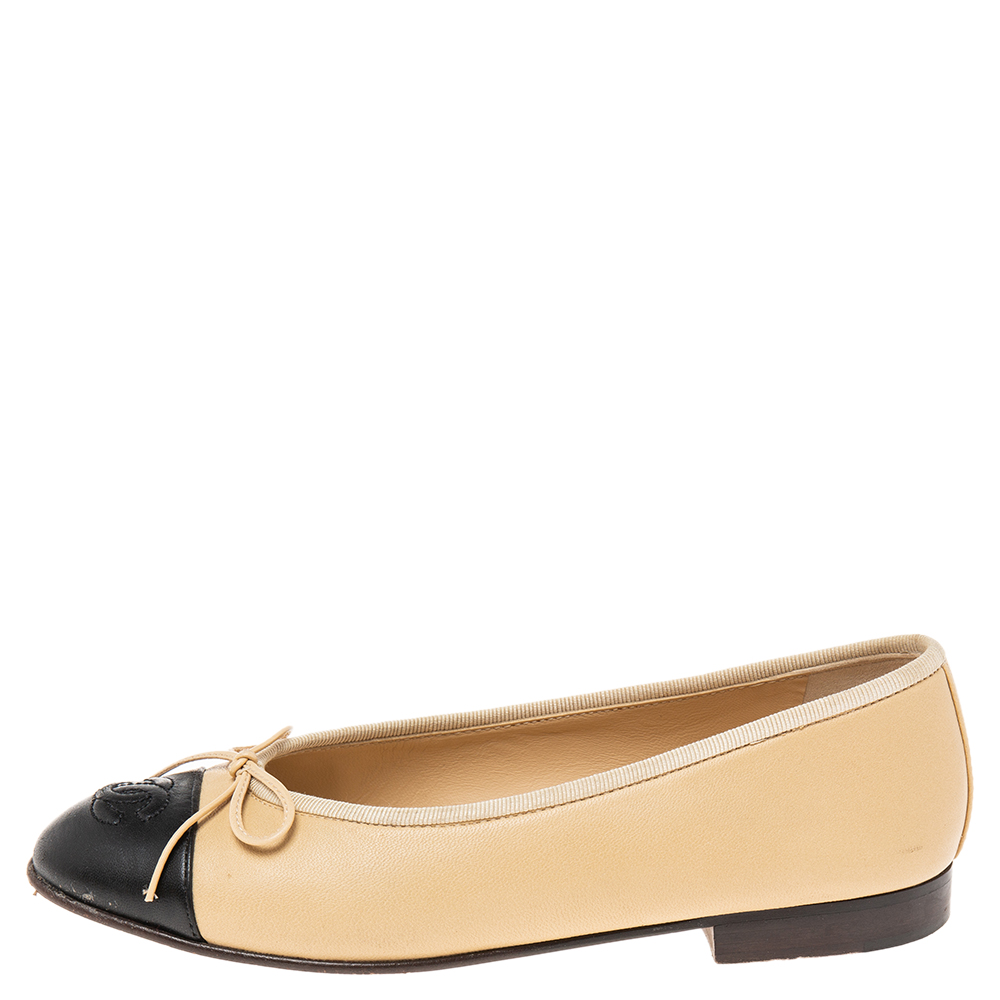 

Chanel Beige/Black Leather CC Cap Toe Bow Ballet Flats Size