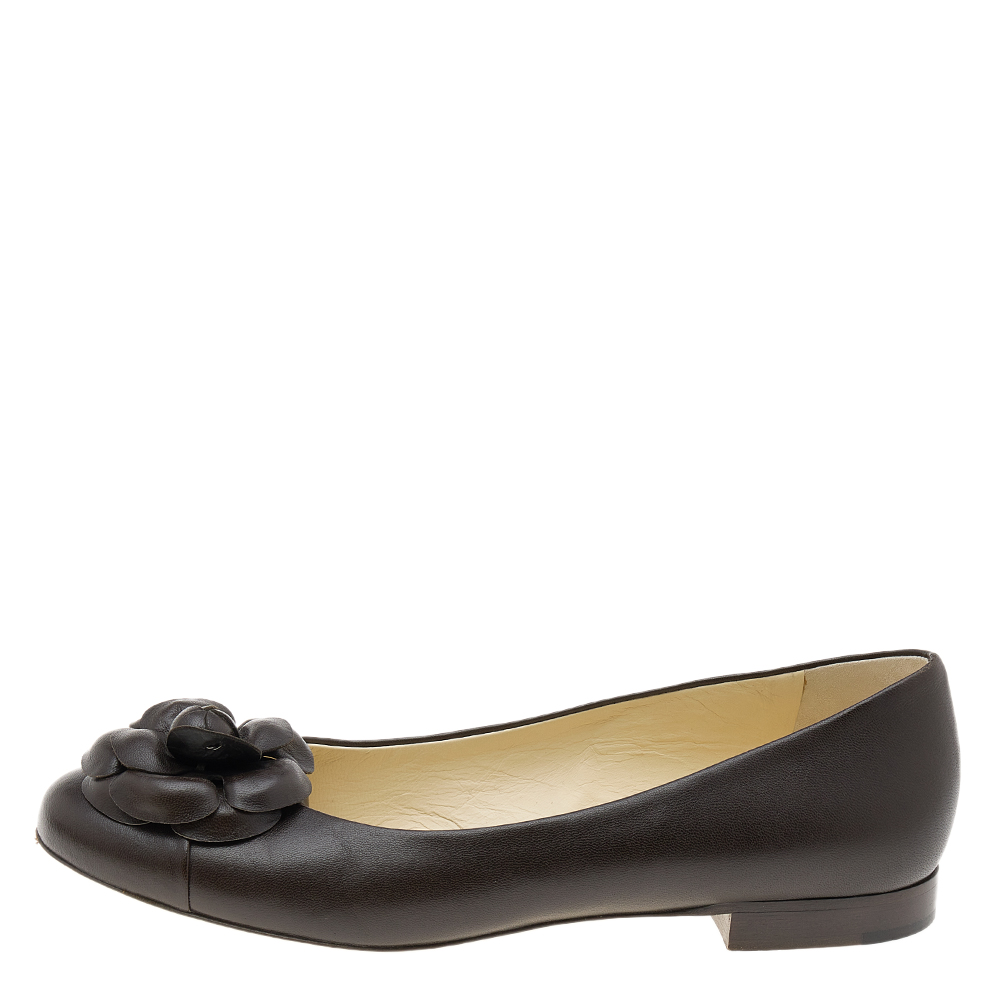 

Chanel Dark Brown Leather CC Camellia Flats Size