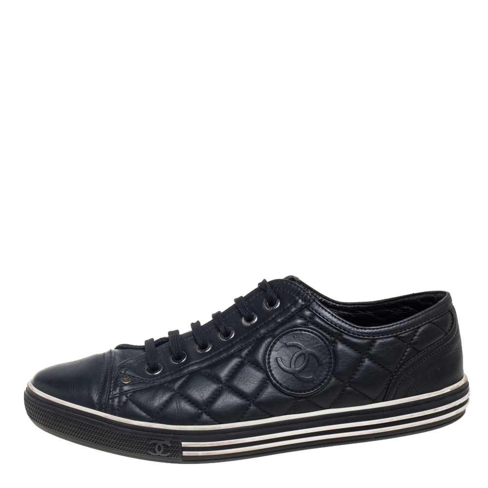

Chanel Black Quilted Leather CC Low Top Sneaker Size