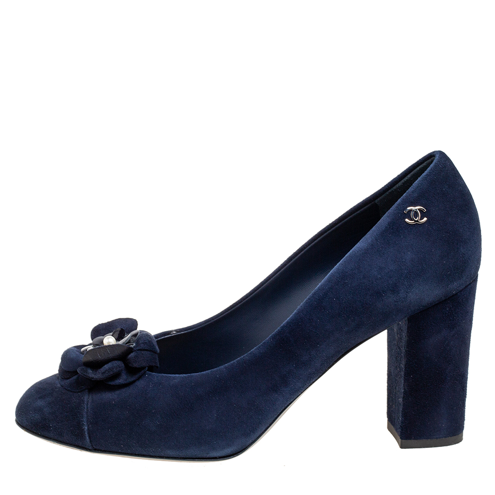 

Chanel Navy Blue Suede Camellia Block Heel Pumps Size