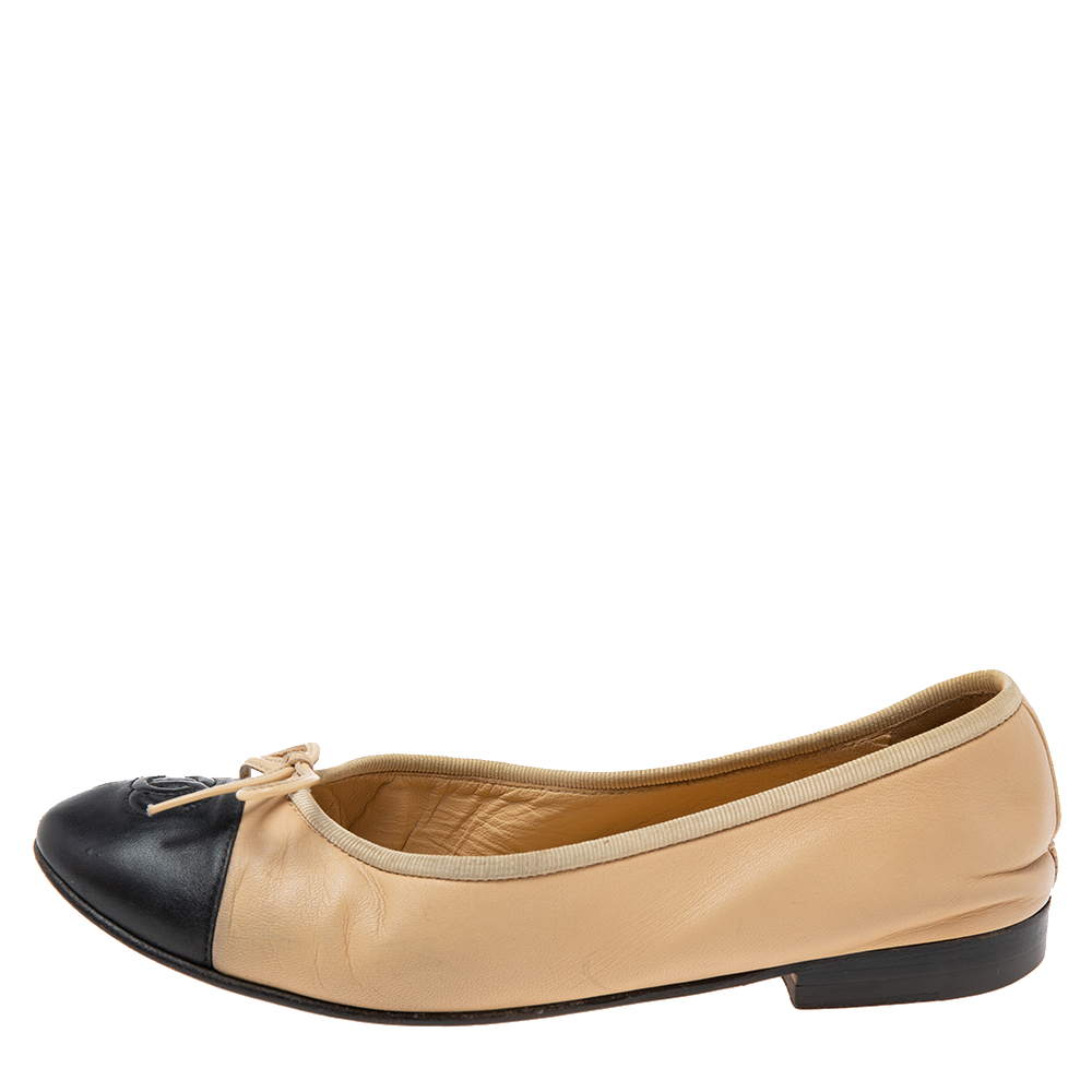 

Chanel Beige/Black Leather Bow CC Cap-Toe Ballet Flats Size