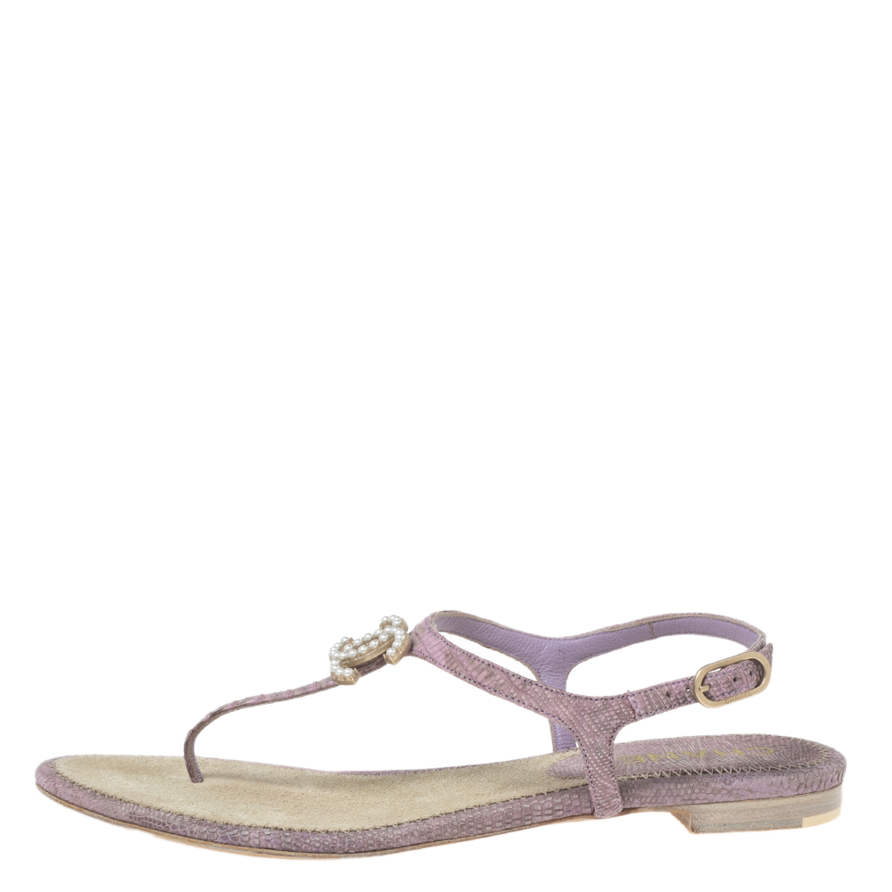 

Chanel Lilac Croc Embossed Leather CC Logo Thong Sandals Size, Purple