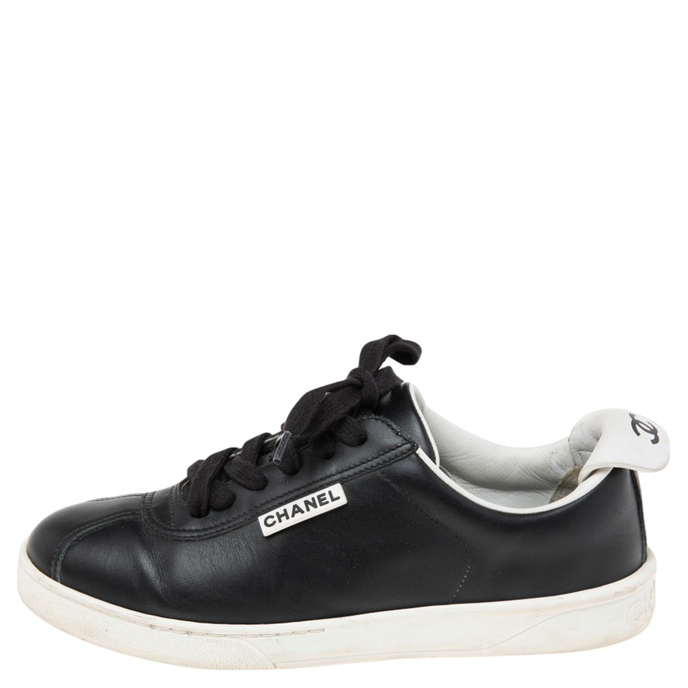 

Chanel Black/White Leather CC Low-Top Sneakers Size