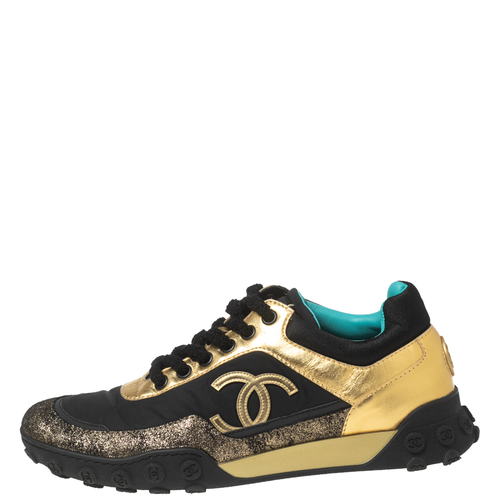 

Chanel Black/Gold Nylon, Leather and Glitter Suede CC Low-Top Sneakers Size