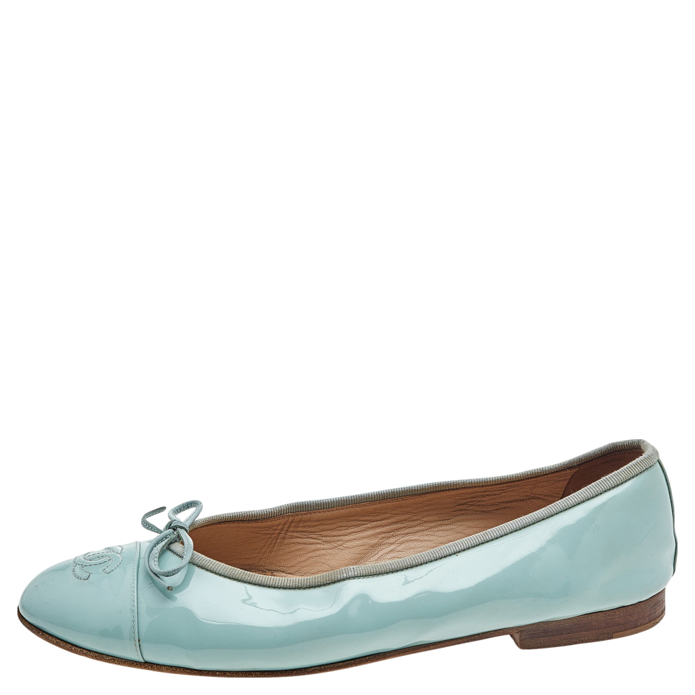 

Chanel Light Green Patent Leather Bow CC Cap Toe Ballet Flats Size