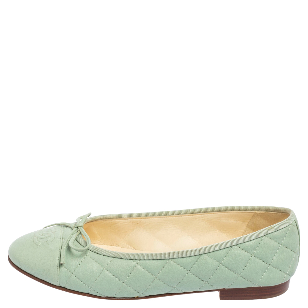 

Chanel Green Quilted Leather CC Bow Ballet Flats Size