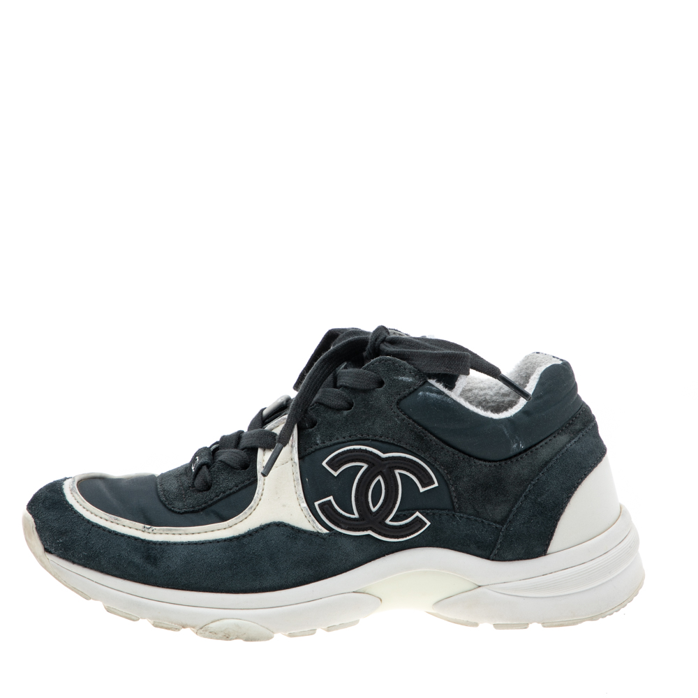 

Chanel Grey/White Suede And Nylon CC Low Top Sneakers Size