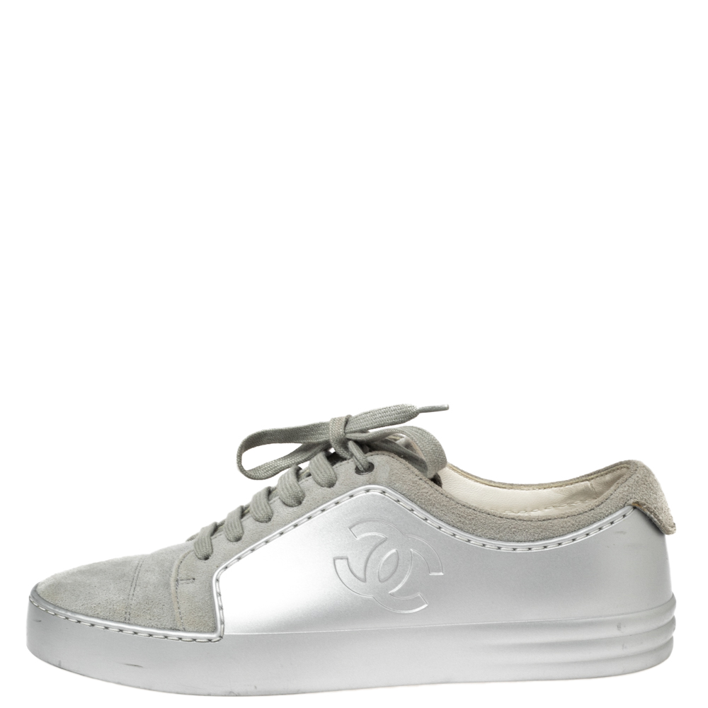 

Chanel Grey/Silver Suede and Rubber CC Low-Top Sneakers Size