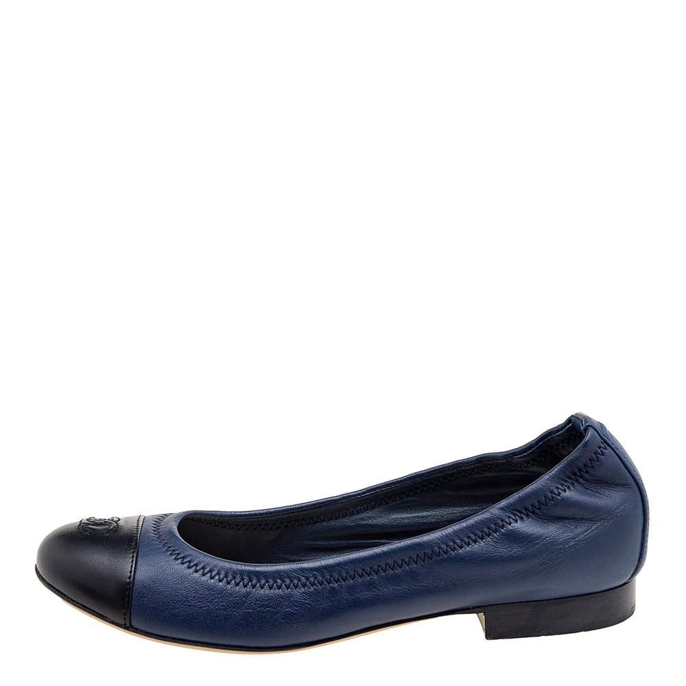 

Chanel Blue/Black Leather CC Cap Toe Ballet Flats Size