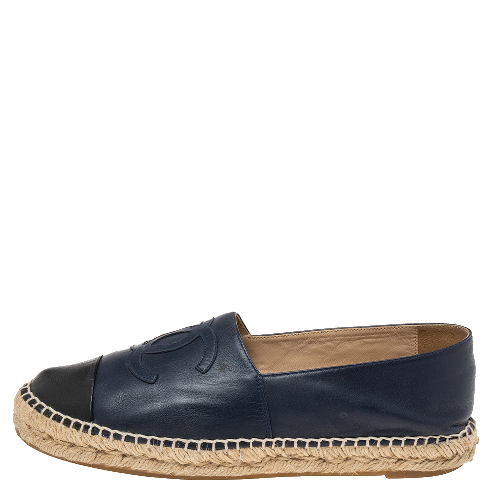 

Chanel Navy Blue/Black Leather CC Cap-Toe Flat Espadrilles Size