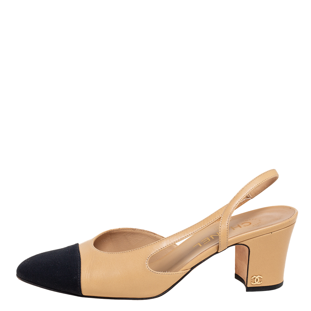 

Chanel Beige/Black Leather And Canvas Slingback Sandals Size