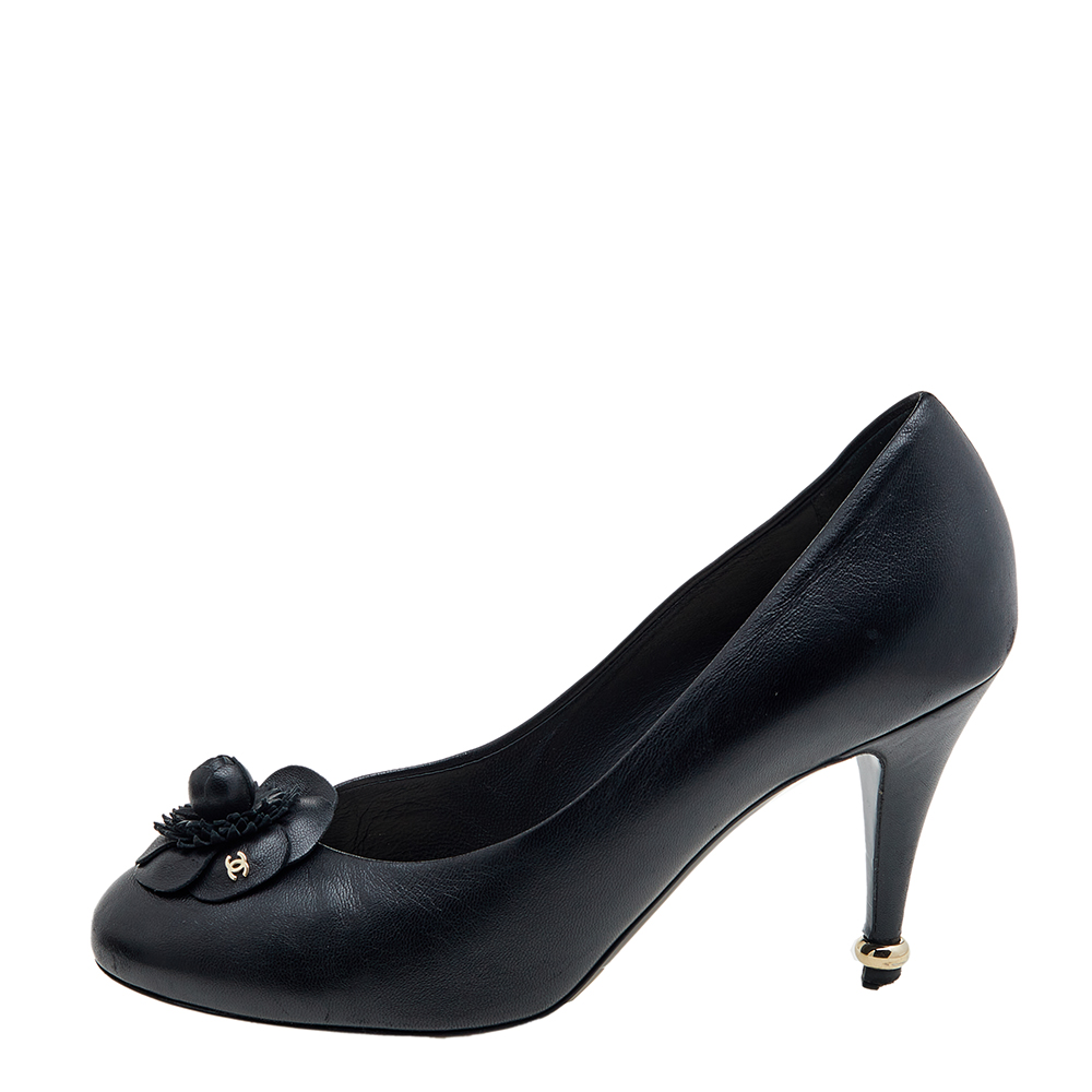 

Chanel Black Leather CC Camellia Pumps Size